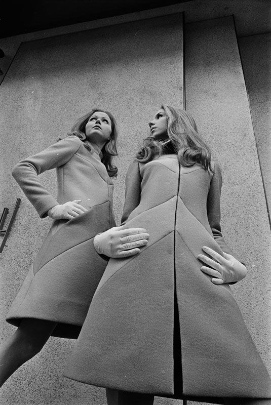 A Glimpse into Amsterdam's Iconic Fashion Scene of the late 1960s: 20  Captivating Vintage Photos